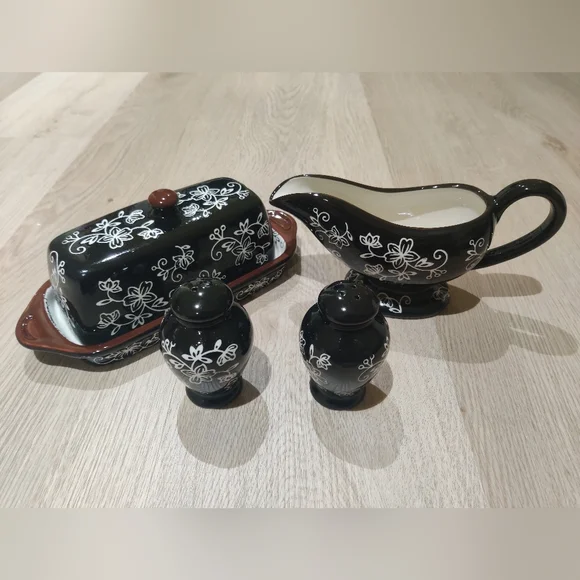 Temptations Dinner Table Set - Picture 2 of 6